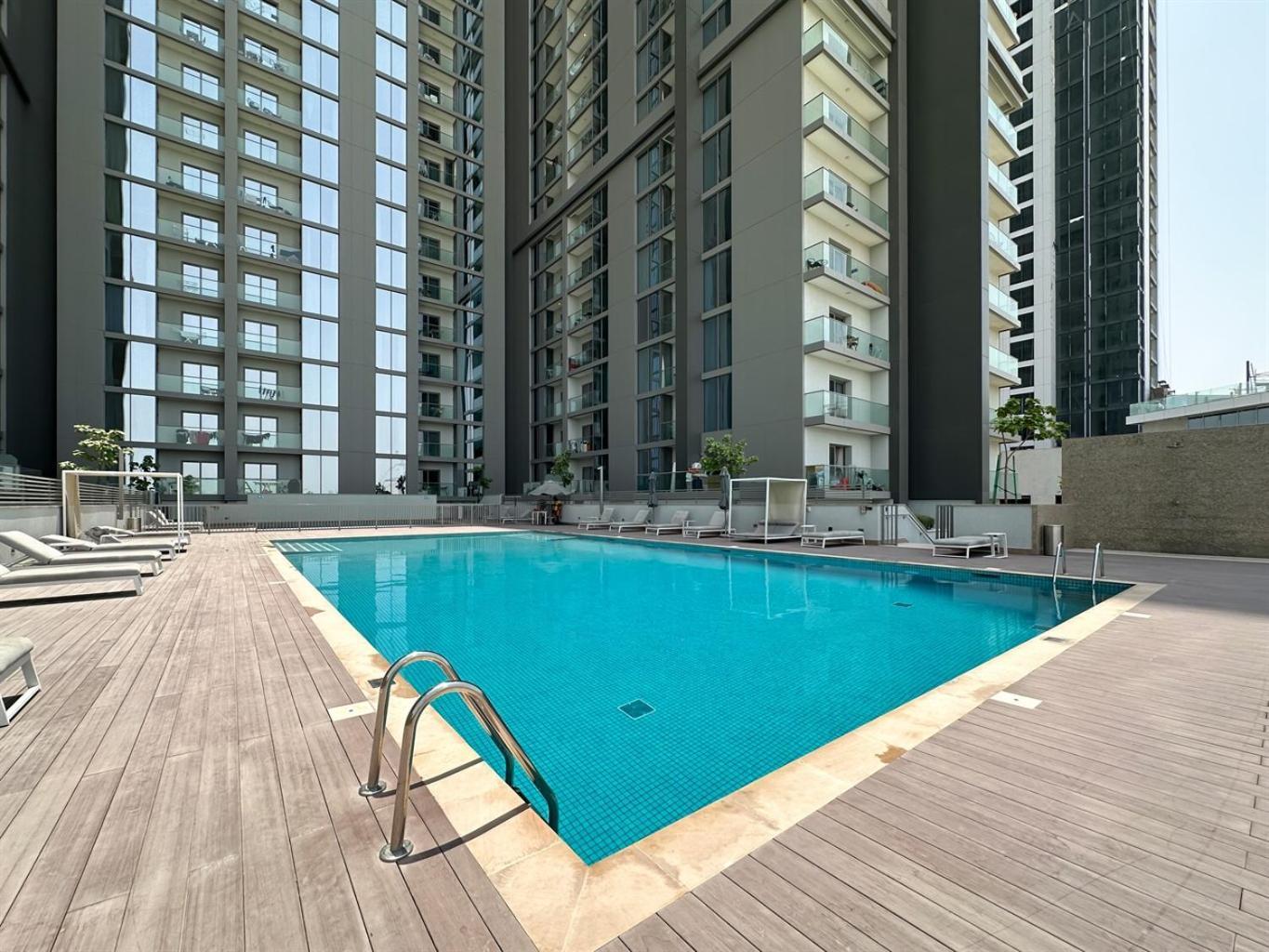 Apartment Trophy -